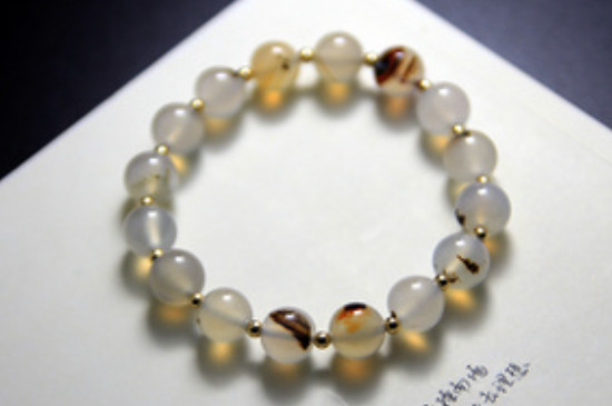 透石膏手串的功效与作用