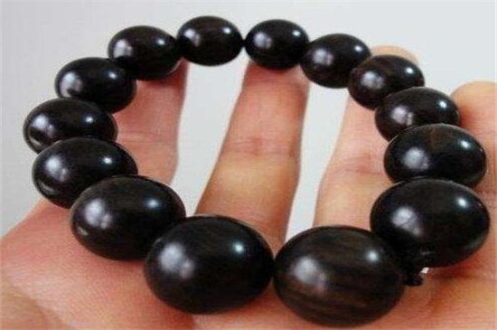 阴沉木毛料的打磨方法