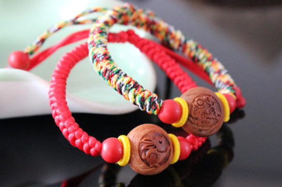 戴桃木脚链的禁忌