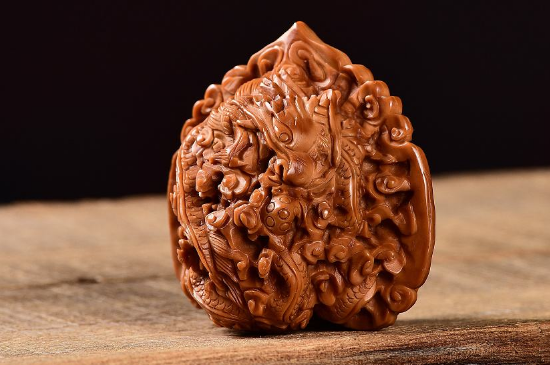 盘文玩核桃的步骤