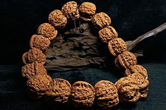 什么手串值得盘玩一生，文玩核桃/金刚菩提/凤眼菩提手串