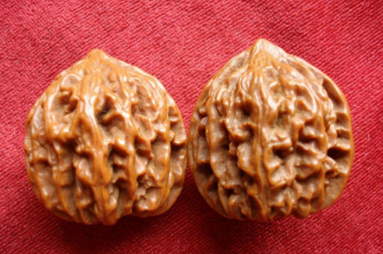 文玩核桃有色差怎样追色