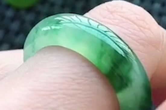 为什么黄色的宝石叫蓝宝石