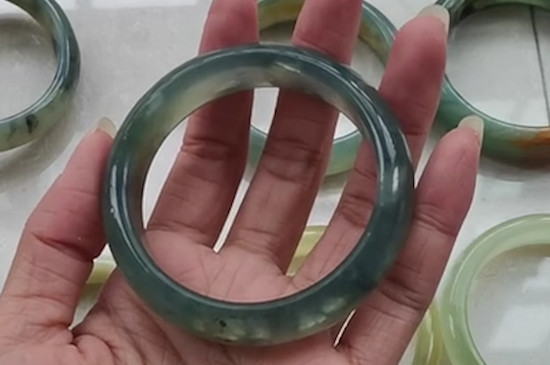 为什么黄色的宝石叫蓝宝石