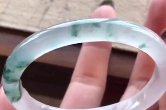 au750一般戴多久变色